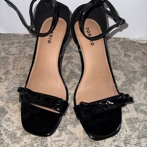 Torrid Shoes Womens Size 9 Black Patent Ankle Strap Bow Heels Wide Stiletto